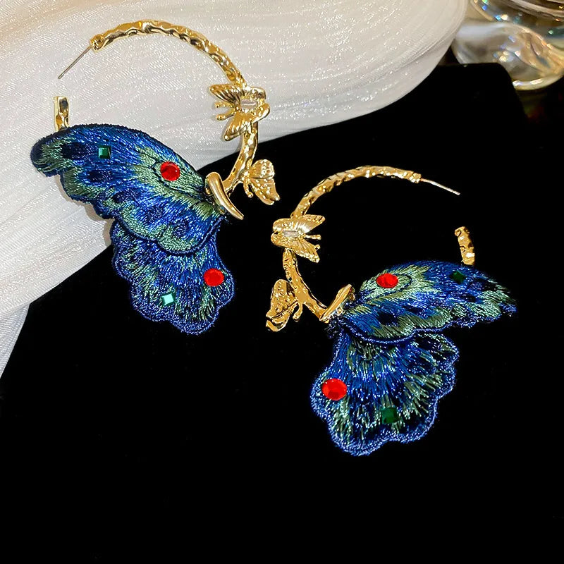 Brincos Strass Borboleta Azul Bordada