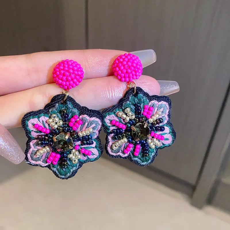 Brincos Strass Borboleta Azul Bordada