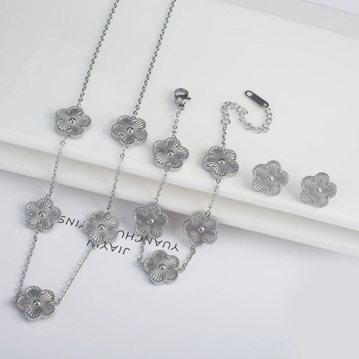 Pulseira & Colar Trevo De Cinco Folhas