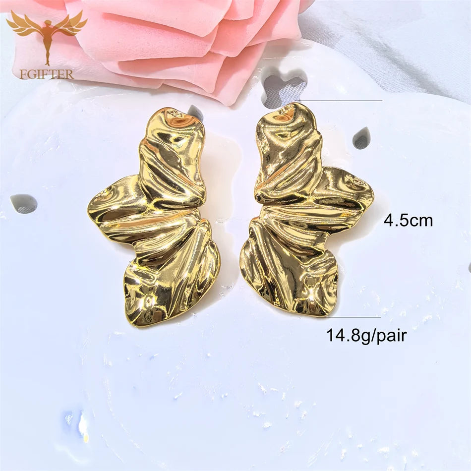 Brincos de Hipérbole com Design de Flor
