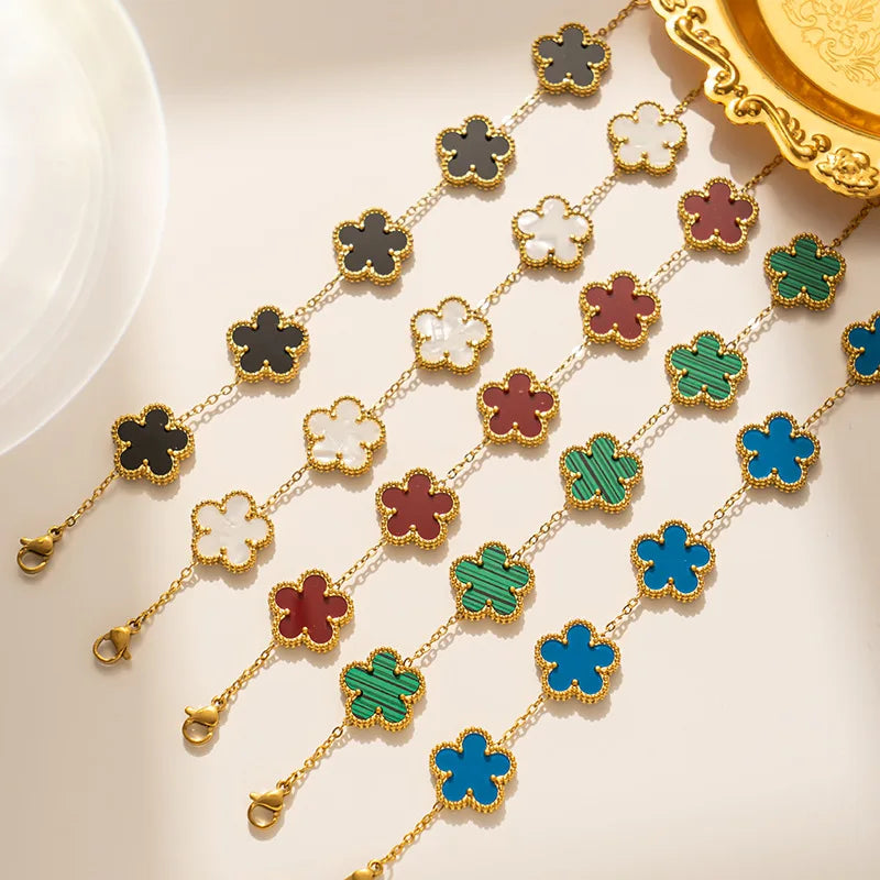 Pulseira Fivury com Pingentes de Trevo de 5 Folhas