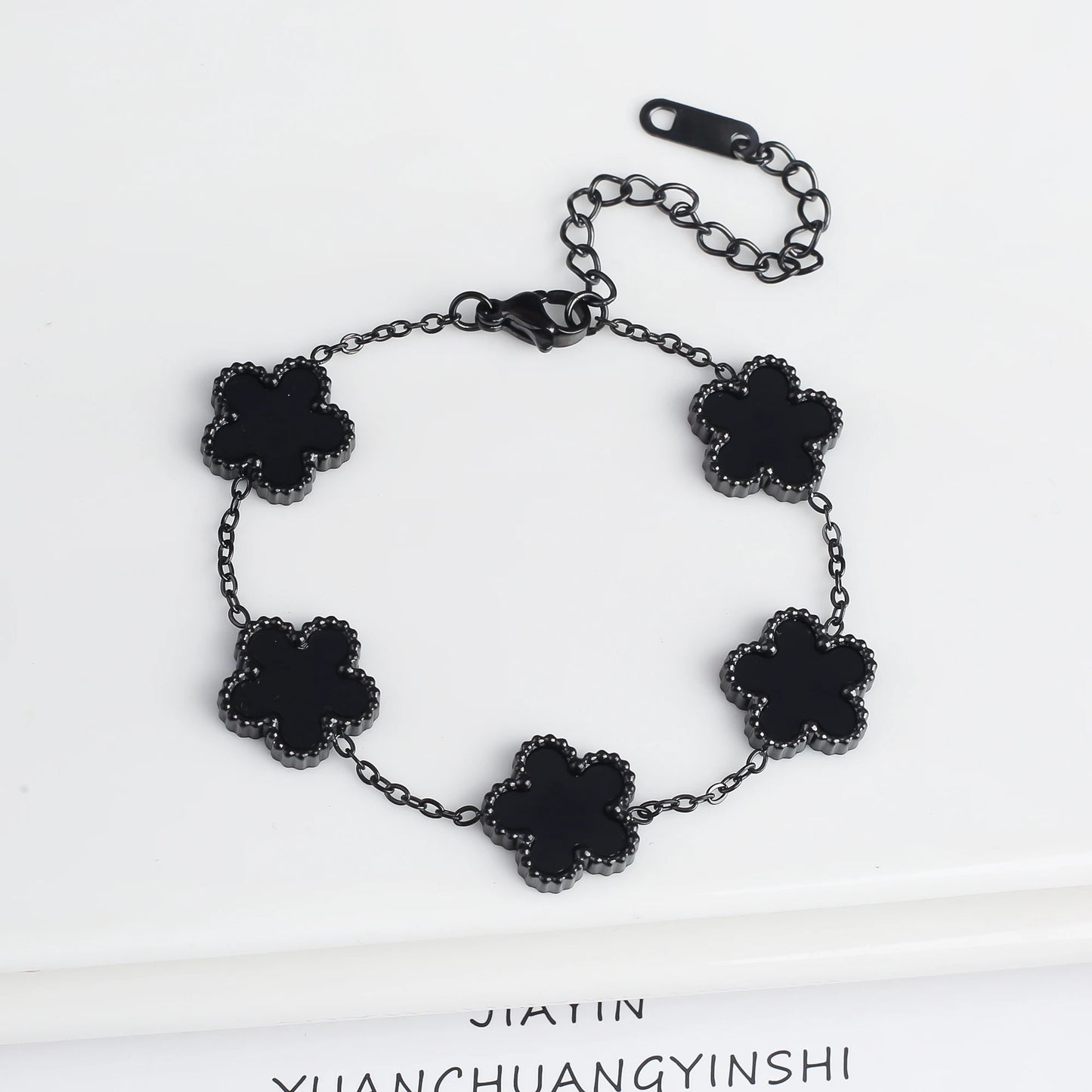Pulseira Fivury com Pingentes de Trevo de 5 Folhas