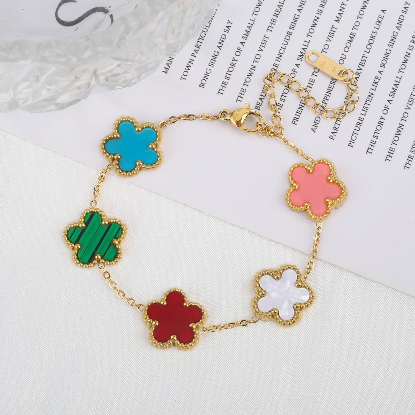 Pulseira Fivury com Pingentes de Trevo de 5 Folhas