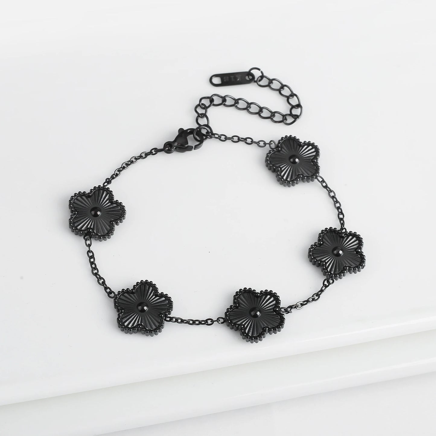 Pulseira Fivury com Pingentes de Trevo de 5 Folhas