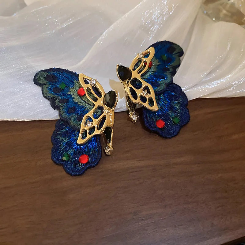 Brincos Strass Borboleta Azul Bordada