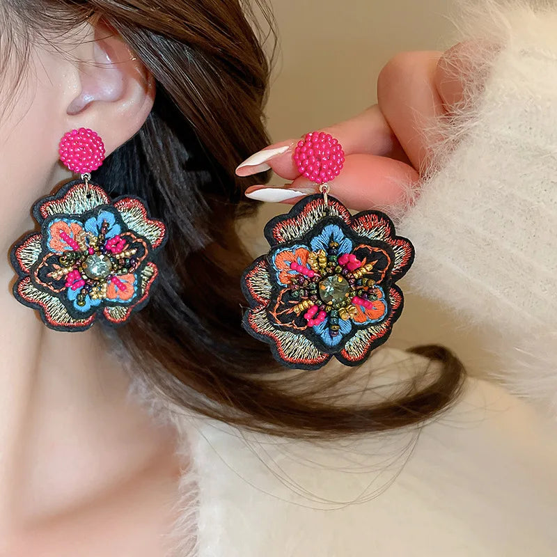 Brincos Strass Borboleta Azul Bordada
